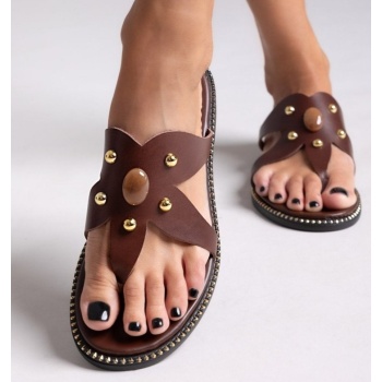 σανδάλια δερμάτινα με πέτρα και τρουκς σε προσφορά