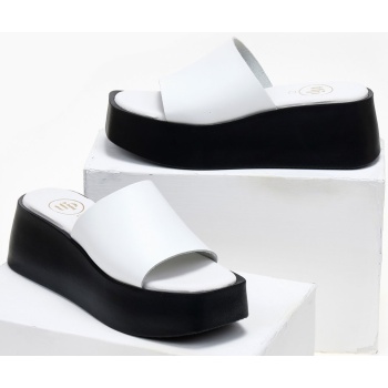 πλατφόρμες δερμάτινες με φαρδιά φάσα σε προσφορά