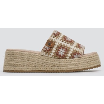 σανδάλια flatforms με πλεκτό σχέδιο σε προσφορά