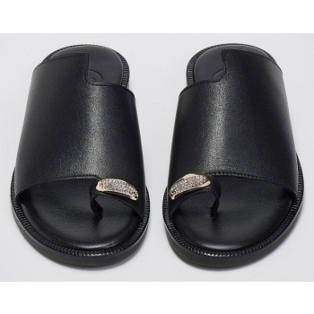 σανδάλια δερμάτινα με στρας στο δάκτυλο σε προσφορά