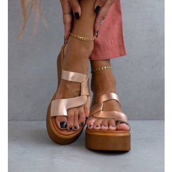 σανδάλια flatforms δερμάτινα με περαστή