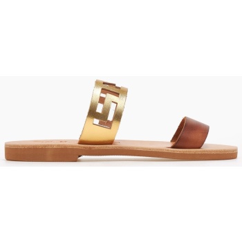 σανδάλια δερμάτινα με διάτρητη φάσα