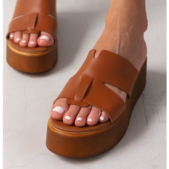 flatforms δερμάτινα με ιδιαίτερη φάσα σε προσφορά