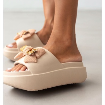 slides με φιόγκο και μεταλλικό charm 