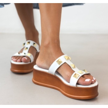 flatforms δερμάτινα σανδάλια με τρουκς σε προσφορά