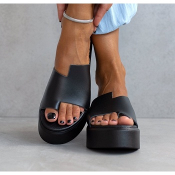 flatforms δερμάτινα με άνιση φάσα estil σε προσφορά