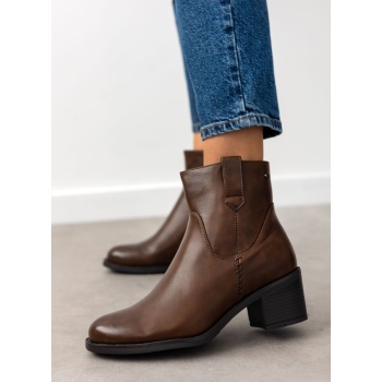 μποτάκια casual με εξωτερικές ραφές  σε προσφορά