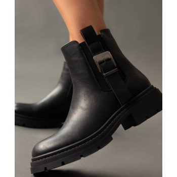 μποτάκια chelsea με λάστιχο και τοκά σε προσφορά