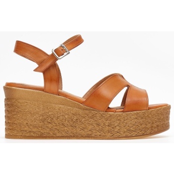 πλατφόρμες δερμάτινες με μπαρέτα tfp  σε προσφορά