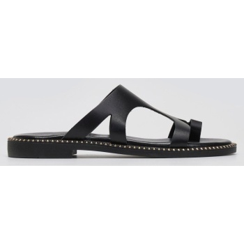 σανδάλια δερμάτινα με cut out σχέδιο σε προσφορά