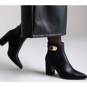 pointed ankle boots with metal detail  σε προσφορά
