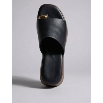 ideal shoes platform sandals toe ring  σε προσφορά